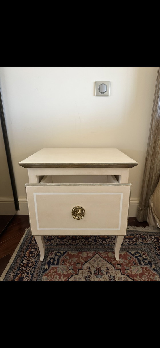 Image 1 of Chevet en bois massif à 1 tiroir