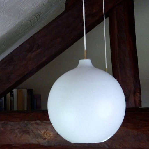 Lampada a sospensione scandinava vintage Louis Poulsen XL in vetro opalino, 40 cm – hanglampen, Scandinavian (photo 2 of 6)