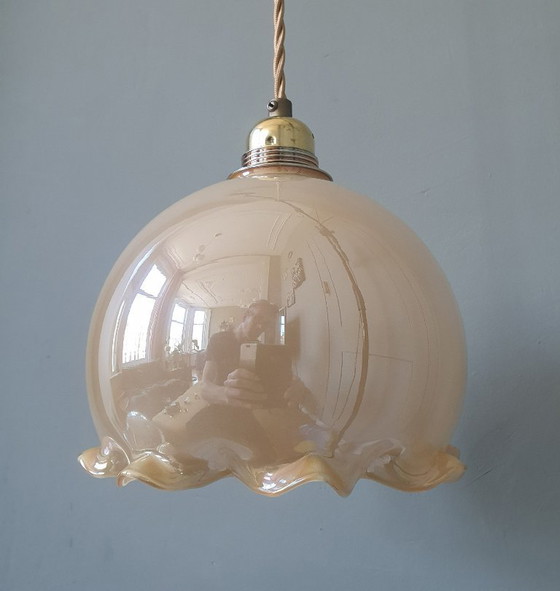 Image 1 of Vintage opaline hanglamp in kelkvorm met parelmoer glans. 