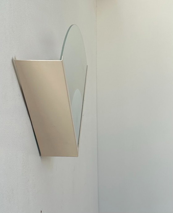 Image 1 of Lampada da parete vintage, metallo laccato beige e vetro sabbiato, Francia 1970