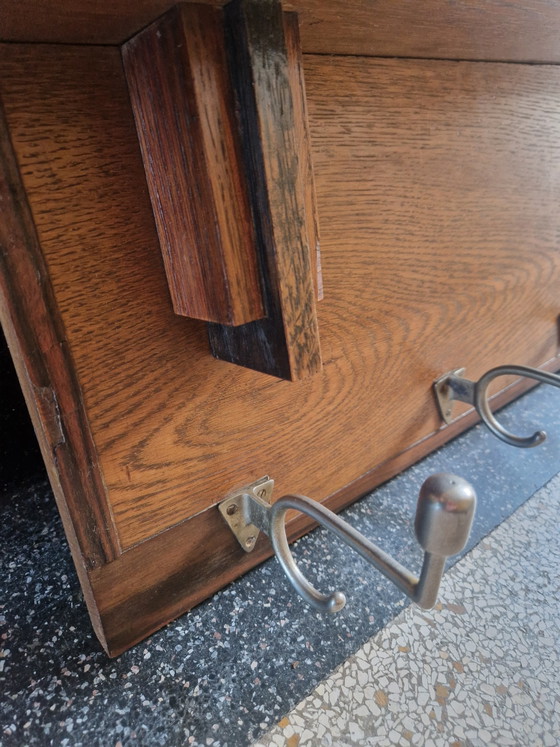 Image 1 of Wunderschöne Garderobe aus der Amsterdamer Schule – Eiche & Coromandel – Art déco 1920er/1930er Jahre