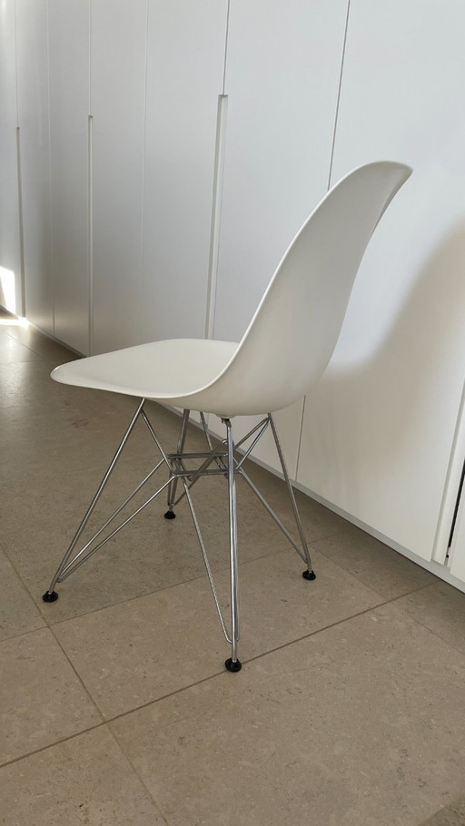 6x VITRA DSR chairs (or 7 pieces)