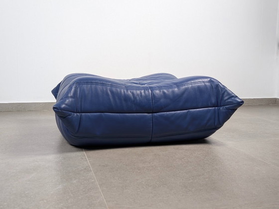 Image 1 of Michel Ducaroy Ligne Roset Blauw Leer Togo Ottomaanse Frankrijk jaren 80