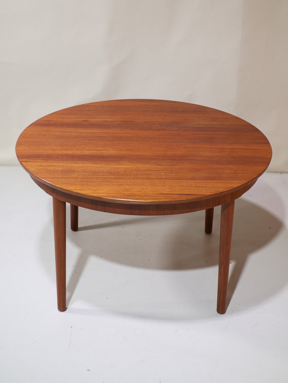 Image 1 of Table à manger ronde extensible Teck Vintage Danois