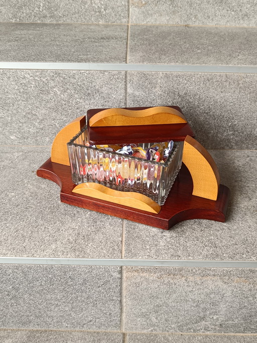 Scatola in legno in stile Art Déco con inserto in vetro, porta caramelle o portagioie di metà secolo.