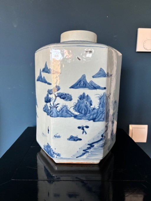 Zeer grote antieke theebus, China