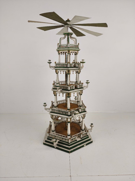 Image 1 of Pirámide navideña artesanal del siglo XIX – Arte popular