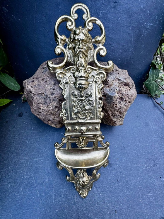 Portariviste in ottone con maschera barocca, porta fiammiferi da parete. – Brass, Barok (photo 6 of 6)