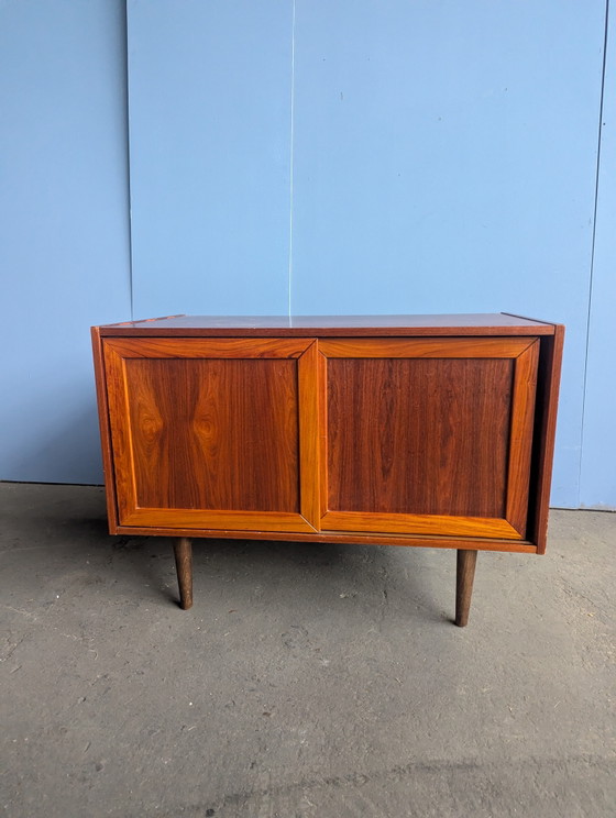 Mobile danese vintage con ante scorrevoli, Faarup anni '60 – Faarup Mobelfabrik, Armadi contenitori, Wood (photo 6 of 14)