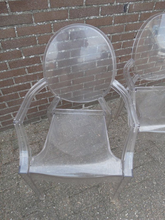 Image 1 of Louis Ghost de Kartell, diseño de Philippe Starck