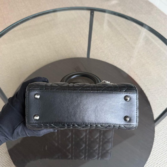 Image 1 of DIOR LADY SMALL FLAP - PELLE DI AGNELLO CANNAGE NERA CON DETTAGLI ARGENTO