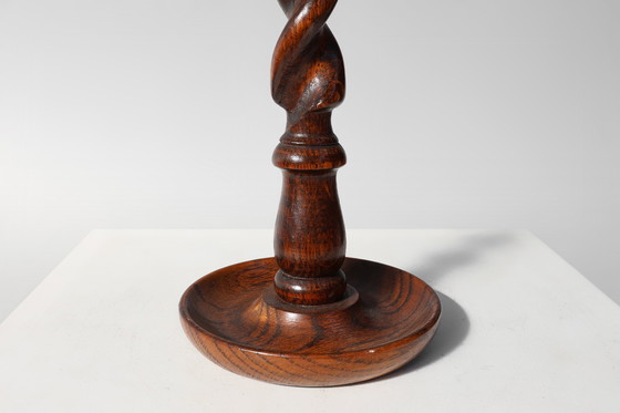 Image 1 of Paar französische Gerstenkorn-Kerzenleuchter aus Holz mit versilberten Bögen, um 1850. 1850