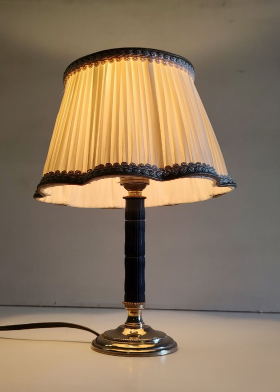 Lampe à poser en laiton et bakélite - mid.XXeme, Doré (photo 3 sur 10)