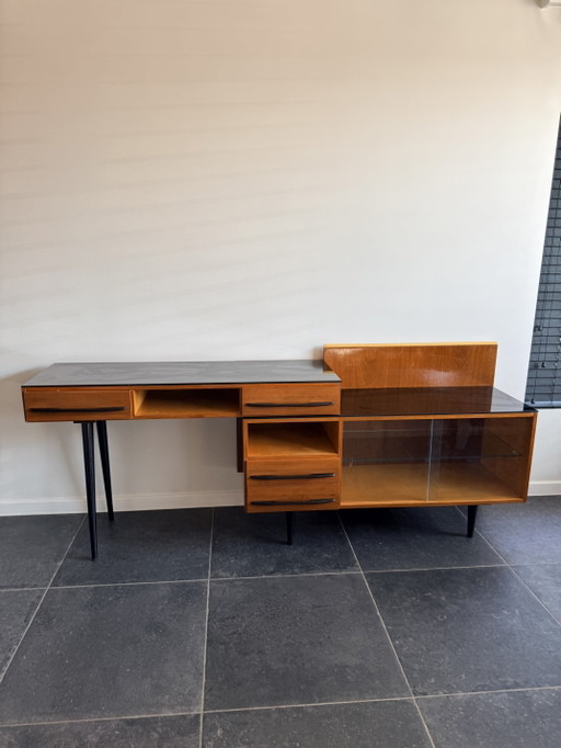 Vintage Mid-Century Schreibtisch mit Sideboard Závody Bučovice – bureau, Glass, Wood (photo 2 of 8)