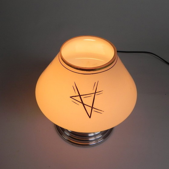 Lámpara de techo Art Déco con pantalla de cristal y adornos dorados, década de 1930. – Plafones, Glass (photo 8 of 9)