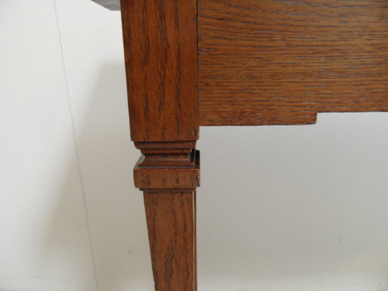 Image 1 of Antiker Beistelltisch aus Eiche