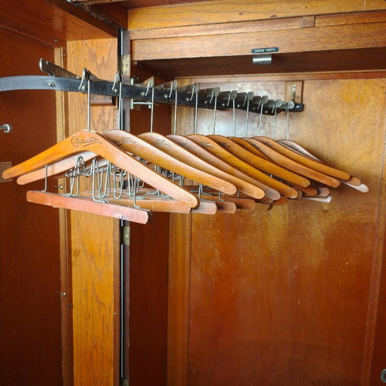 Compactom Herrengarderobe aus den 1930er Jahren, Modell Nr. 702, in Brauneiche. – Kleiderschränke, Wood (photo 7 of 15)