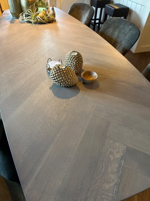 Luxury Dining Area: Table + 6 Passe Partout Armchairs