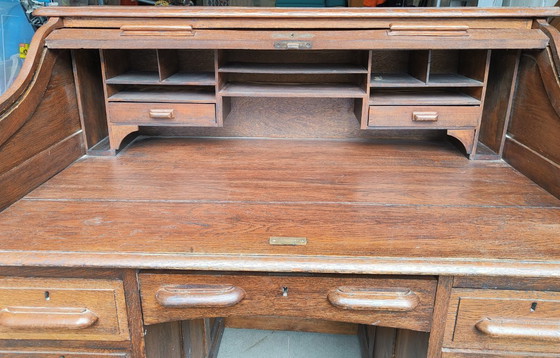 Image 1 of Vintage Amerikaans Bureau met rolluik