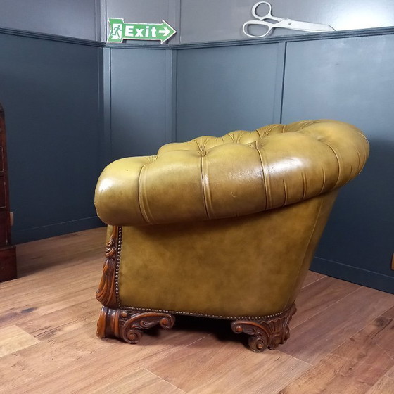 Image 1 of Poltrona club Chesterfield in stile barocco