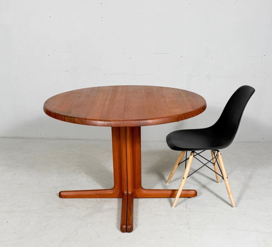 Image 1 of Uitschuifbare eettafel/tafel uit het midden van de 20e eeuw, gemaakt van teakhout door C J Rosengaarden, Denemarken, jaren 60.
