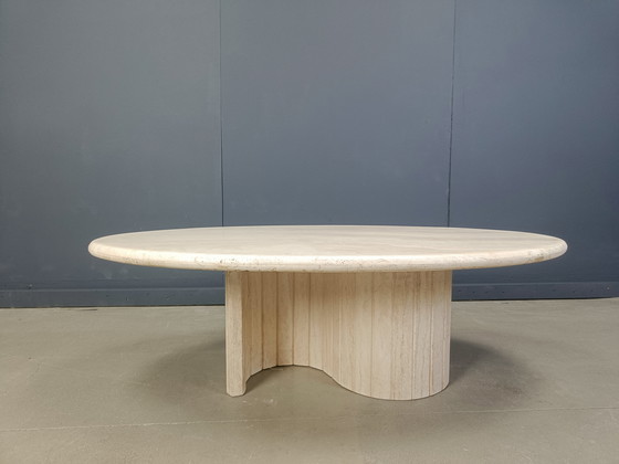 Image 1 of Table basse ovale en travertin, 1970