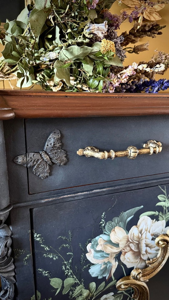 Unique dog kennel or luxury cat palace!, Sideboard cabinet, Metal, Wood, Gold (photo 2 of 6)