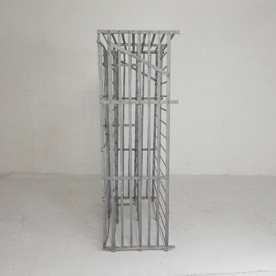 Image 1 of Casier à vin rigide Steel Fer pour 300 bouteilles, années 1950
