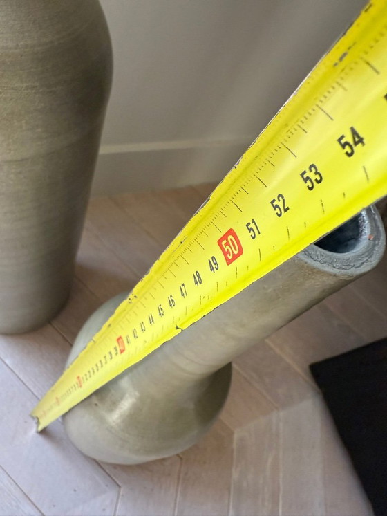 Image 1 of 2 vasi decorativi alti e stretti verde oliva a forma di bottiglia