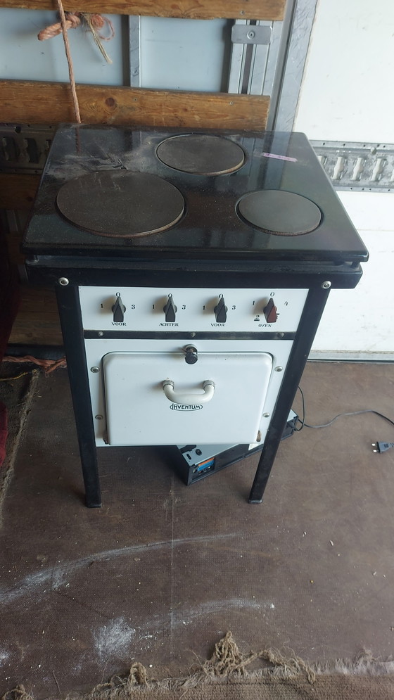 Image 1 of Electric stove