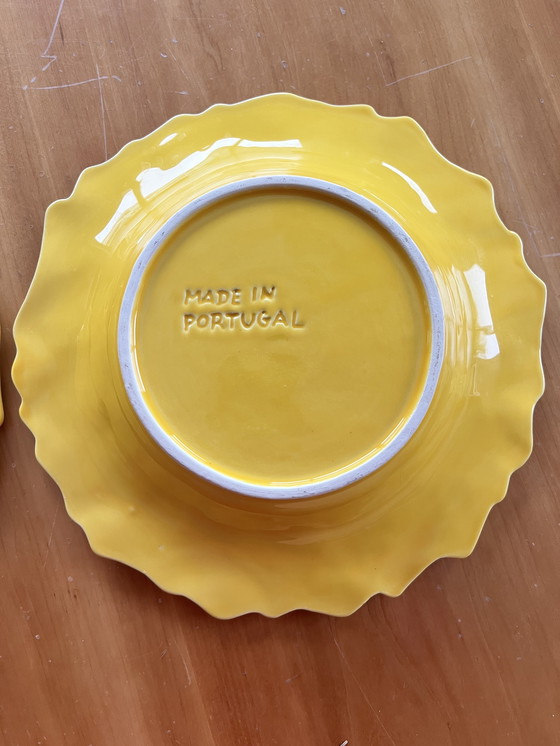 Image 1 of Zonnebloem keramische schaal. Stijl Caldas da Rainha