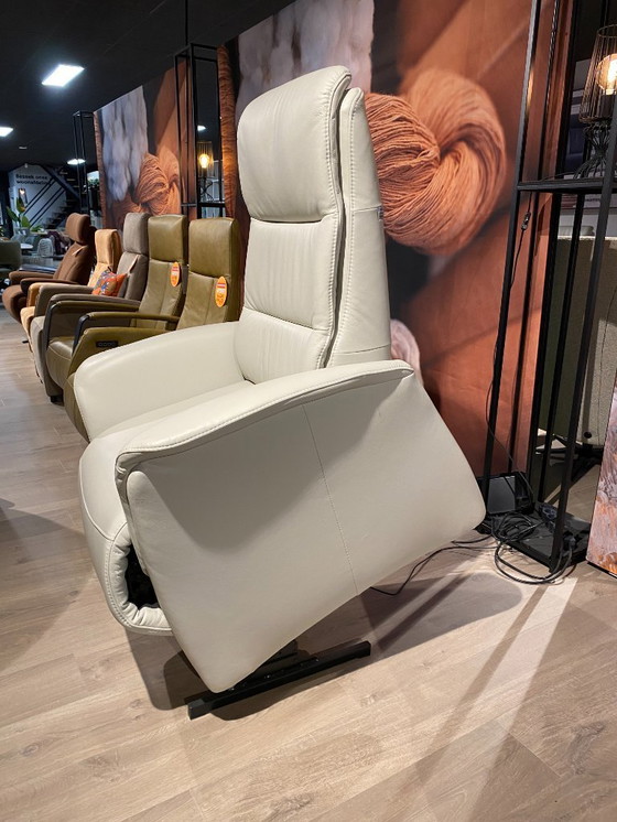 Image 1 of Relaxfauteuil Hukla Large 2 motorig met sta-op functie