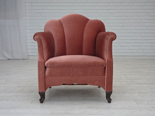 Dänischer Sessel aus den 1950er Jahren, lachsrosa Veloursbezug, Eichenholz.