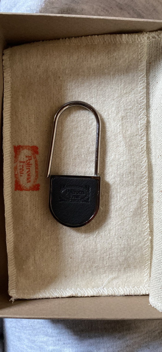 Image 1 of Poltrona Frau Hangslot Sleutelhanger