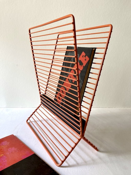 Wire metal magazine rack with triangular compartment, 1950s
