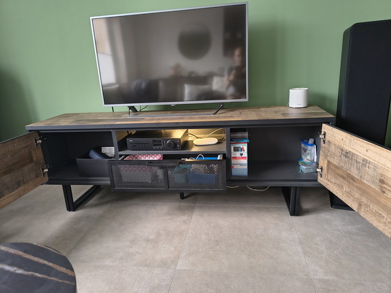 Image 1 of Mobile porta TV Henders & Hazel