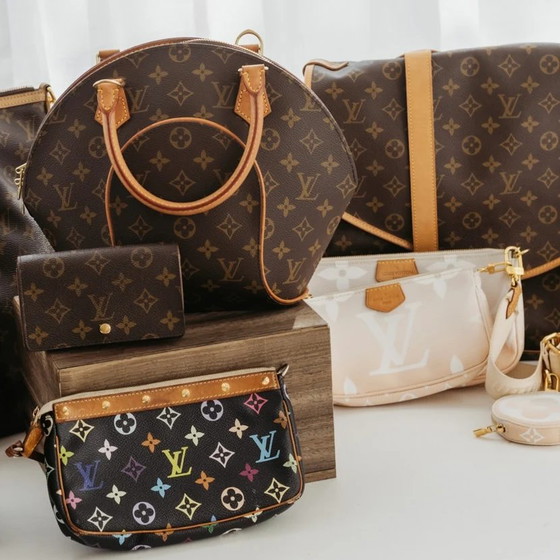 Louis Vuitton Monogram Multicolor Pochette Accessoires – Clutches, Lienzo, Ante, Vintage (photo 2 of 22)