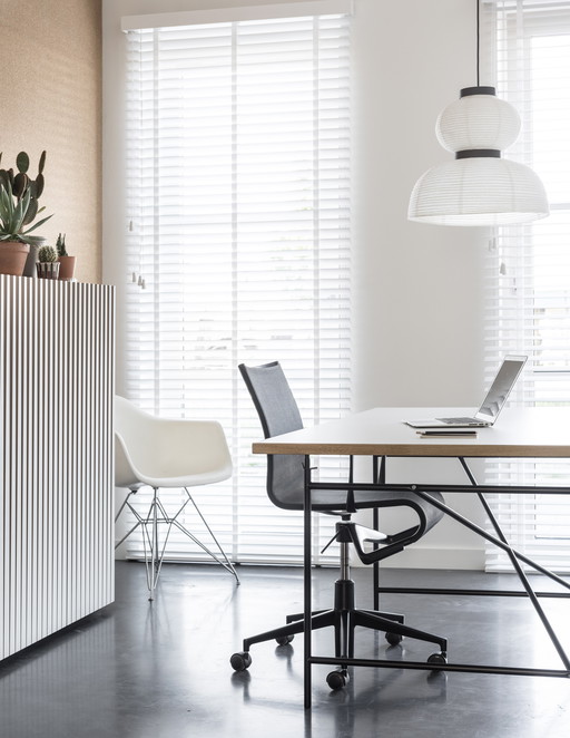 Egon Eiermann desk - Richard Lampert design classic