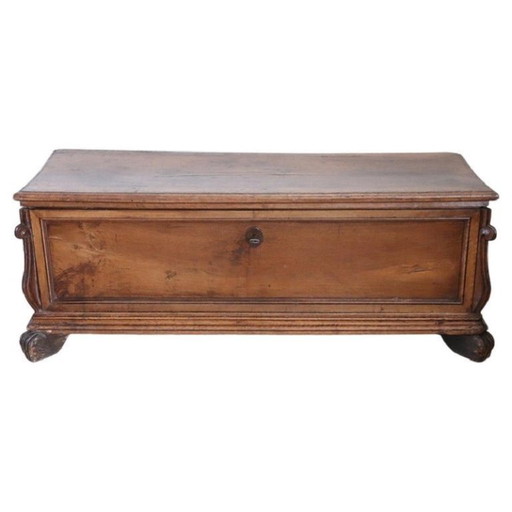 Antique Walnut Blanket Chest, Italy Early 18th Century