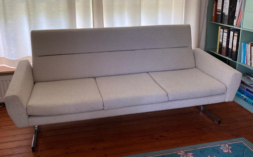 Sofá vintage de bouclé