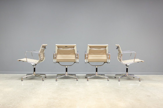 Image 1 of Silla de reunión Eames EA108, 16x