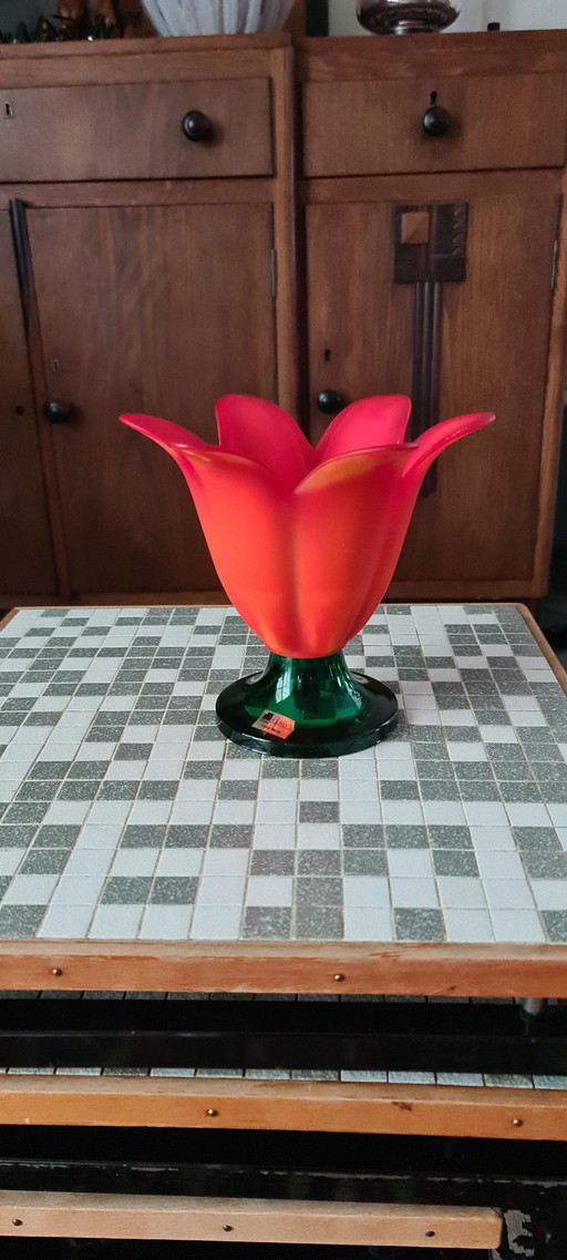 IM-GLASS Portugal, forme de fleur à frottis rouge