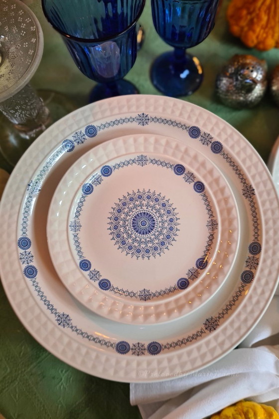 Image 1 of 28 Pontesa The Castilian Collection Granada borden- 2 sets- Ironstone