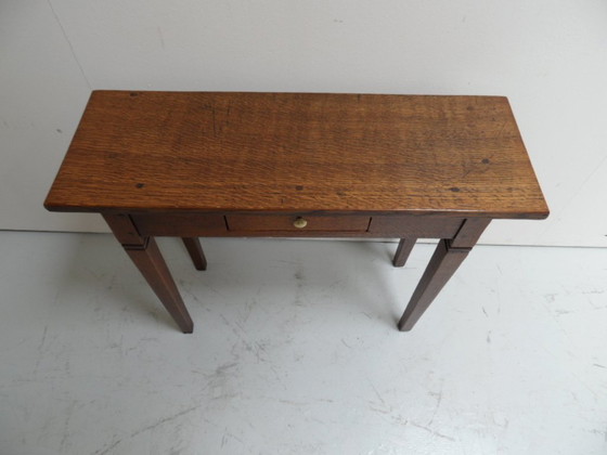 Image 1 of Antiker Beistelltisch aus Eiche