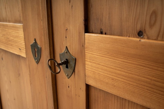 Armadio antico tedesco in pino con appendiabiti e ripiano, fine XIX secolo, Legno, Beige (foto 7 di 16)