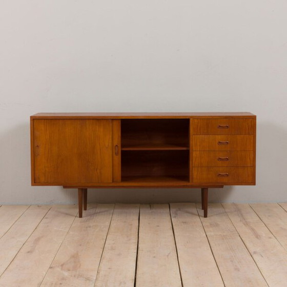 Image 1 of Klassiek Deens laag dressoir in teak, jaren 1960