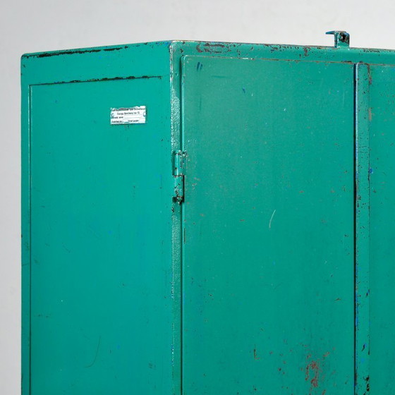Image 1 of IJzeren industriële kast, jaren 70