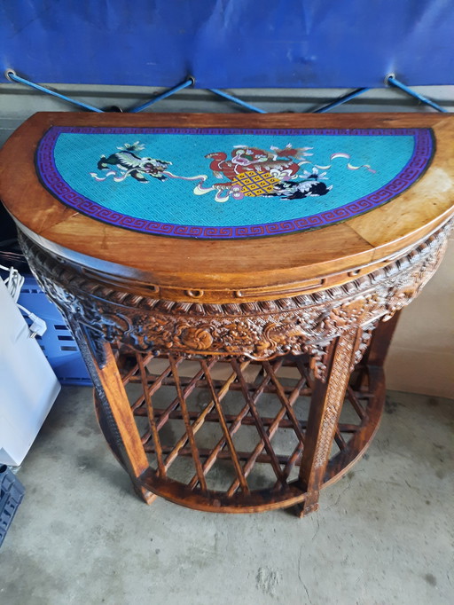 Chinesischer halbrunder Tisch