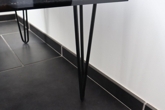 Image 1 of Table basse design en époxy