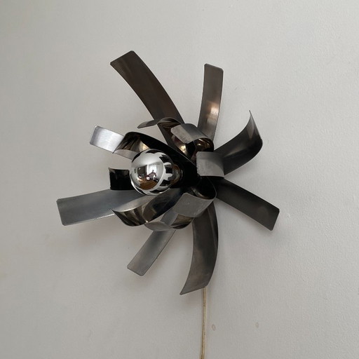 Applique a doppio fiore di Jocelyne Trocme per Oxar. 1970.